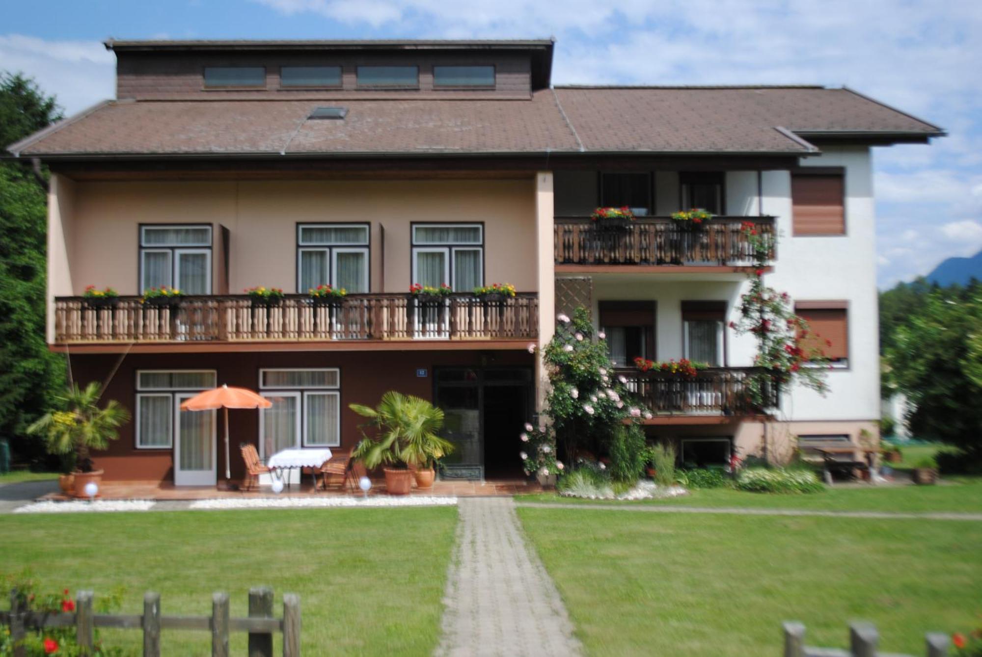 Ferienhaus Michor Latschach ober dem Faakersee Eksteriør billede